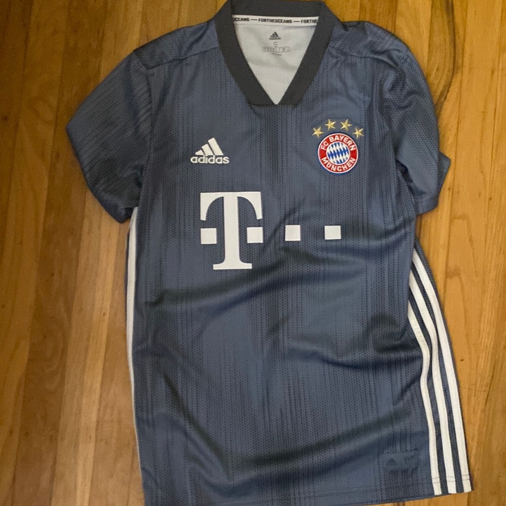 Bayern munchen shirt